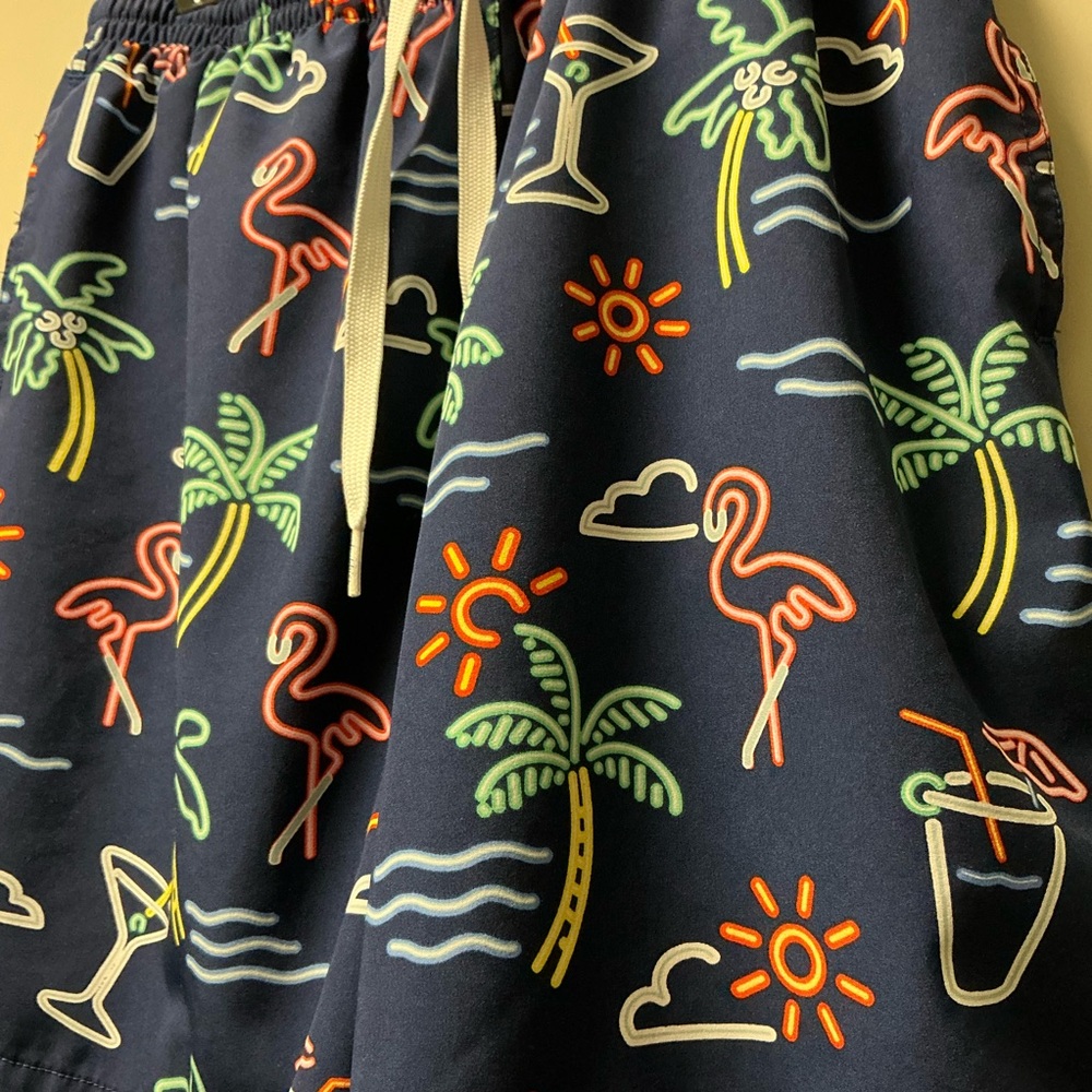 Chubbies The Neon Lights 7” Inseam Stretch Swim Trunks Men’s Size Medium - Picture 2 of 9
